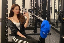 潮州我是一名瑜伽锻练外加兼职模特(我是一名瑜伽锻练外加兼职模特小说)